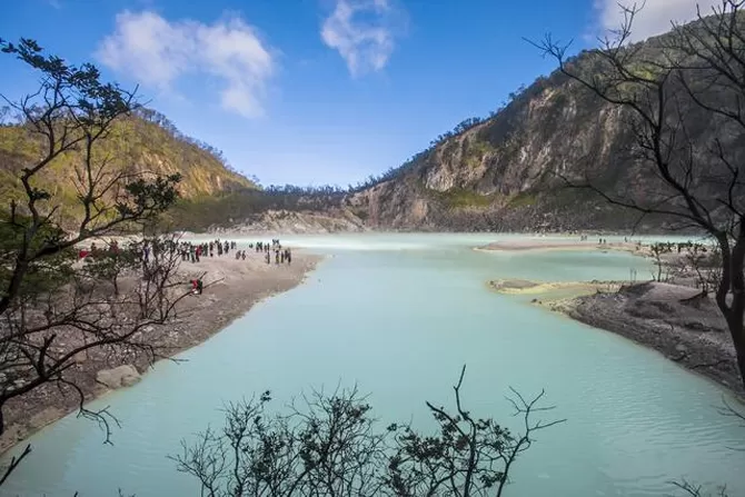 Wisata Kawah Putih Bandung Yang Mempesona